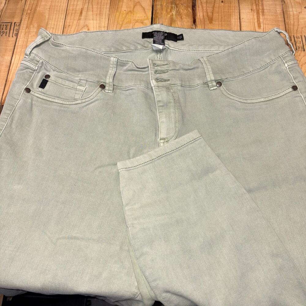 Women’s 22 jeans